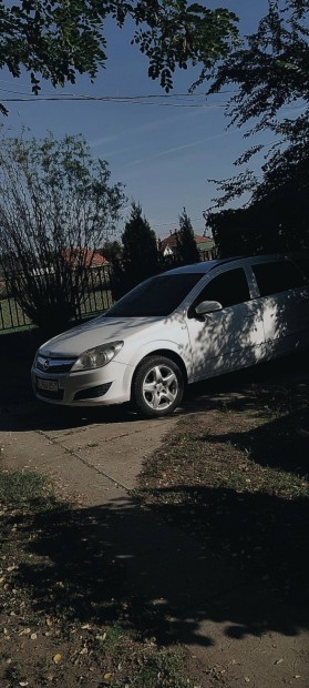 Opel Struktur felnik gumikkal