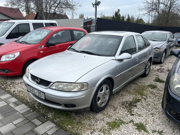 Opel Vectra 1.6 16V CD