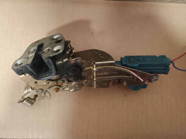 Opel Vectra A jobb els� ajt�z�r 90503796