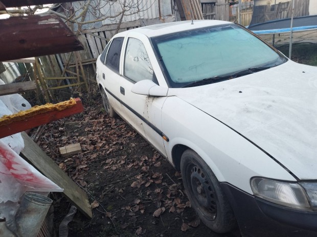 Opel Vectra B1 1.7 TD alkatrészek