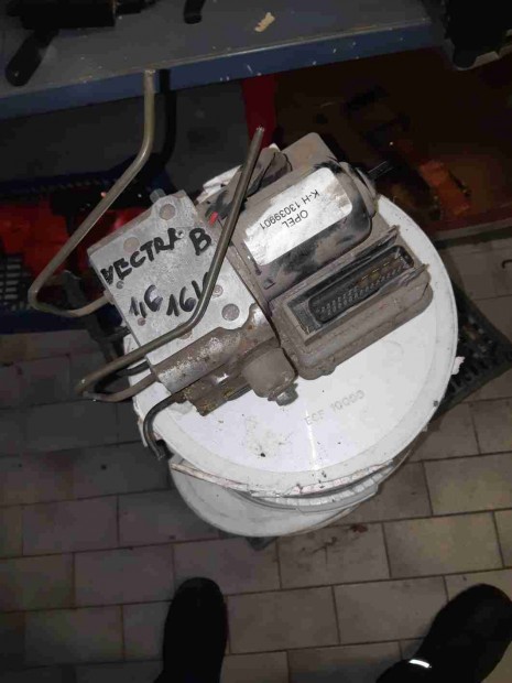 Opel Vectra B ABS T�mb