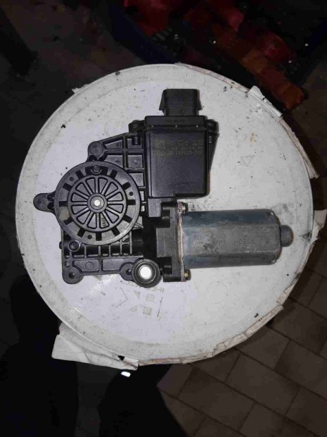 Opel Vectra B Jobb Els� Ablakemel� Motor