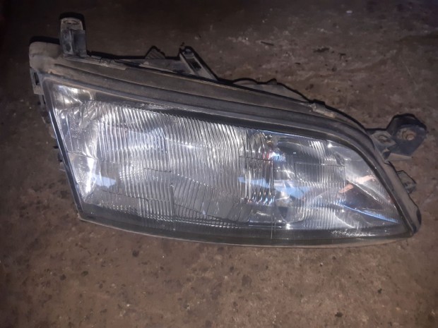 Opel Vectra B Jobb Els� L�mpa / F�nysz�r�