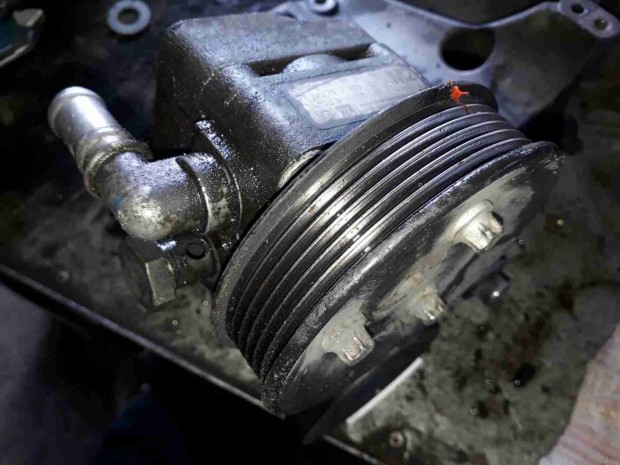 Opel Vectra B Korm�nyszerv� Szivatty�