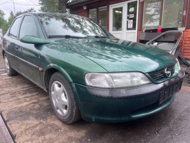 Opel Vectra B (1996) 1.6i X16Xel Alkatrészek #M2609
