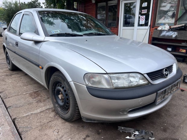 Opel Vectra B (1996) 1.6i X16Xel Alkatrszek #M3188