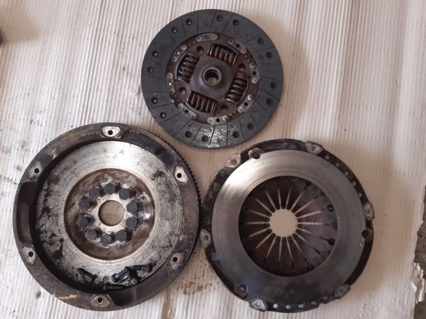 Opel Vectra B (1997-2002) 2.0 Dti Egyt�meg� Lendker�k Kuplungal