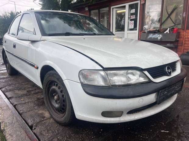 Opel Vectra B (1997) 1.6i X16Xel Alkatrszek #M3021