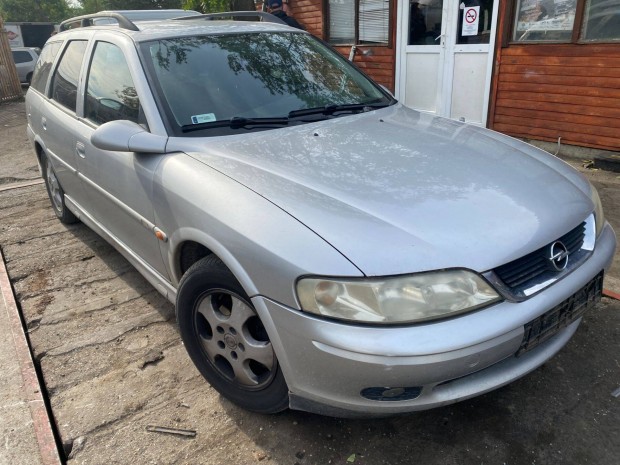 Opel Vectra B (1999) 1.8i C18XE Alkatrszek #M1637