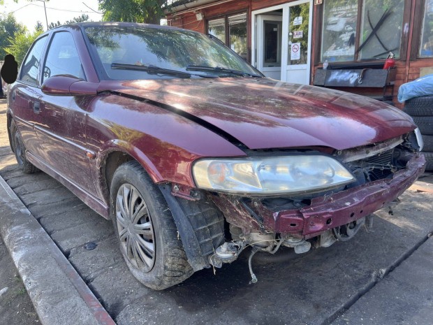 Opel Vectra B (2000) 1.6i X16Xel Alkatrszek #M2882