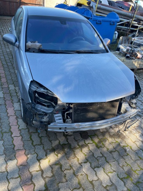 Opel Vectra C Signum motorháztető
