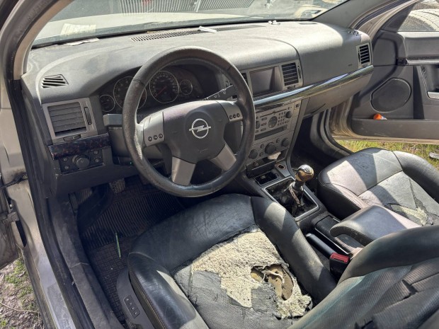 Opel Vectra C Signum mszerfal lgzsk szett