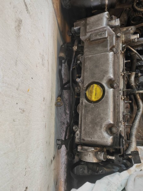 Opel Vectra C Y22DTR f�z�tt blokk hengerfejjel 