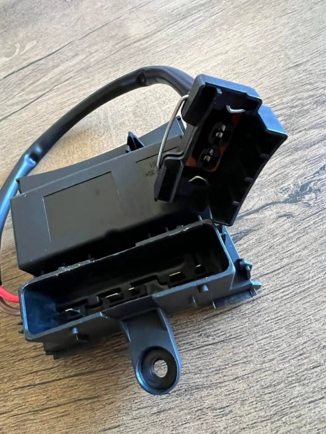 Opel Vectra C, ht ventiltor vezrl 1.6 1.8 2.0 2.2 1379151