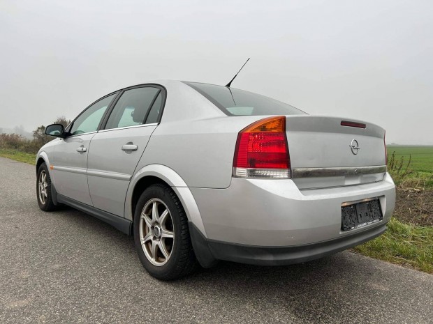 Opel Vectra C illetve Signum alkatrészei eladók