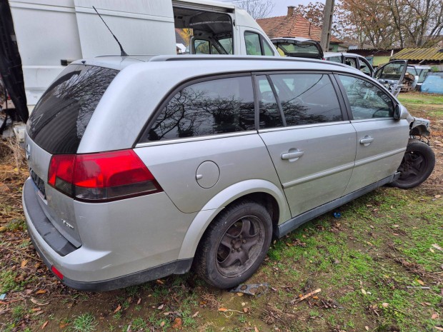Opel Vectra "C" Kombi 1.9 CDTI 2007 Alkatr�szei Elad�ak