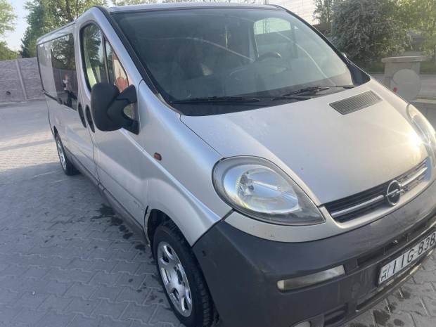 Opel Vivaro 1.9 DTI L2H1 6 fős