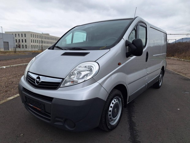Opel Vivaro 2.0 CDTI L1H1 2.7t v�gig vezetett s...