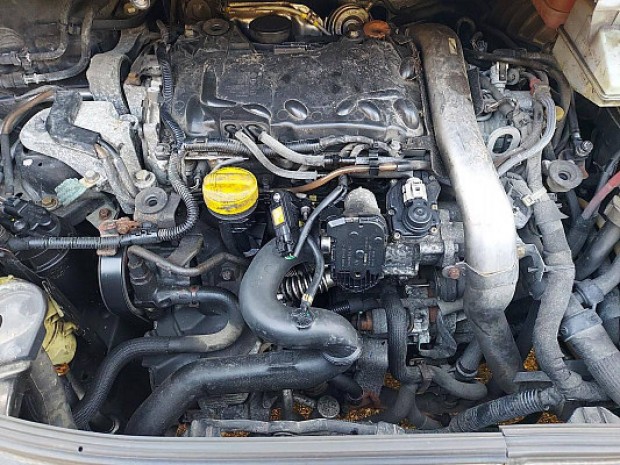 Opel Vivaro 2.0 DCI M9R motor blokk hengerfej