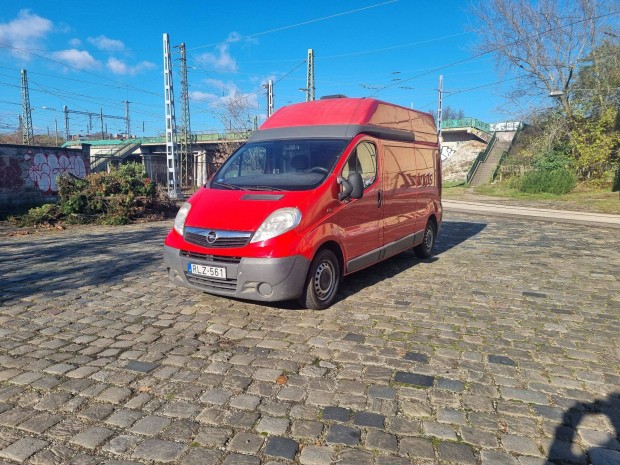 Opel Vivaro 2.5TDCi Maxi lakautnak is idelis