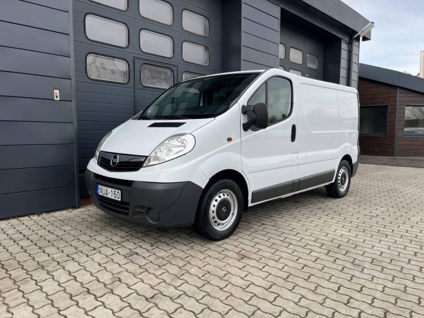 Opel Vivaro 2.5 CDTI L1H1 2.7t Szervizelt / 27%...