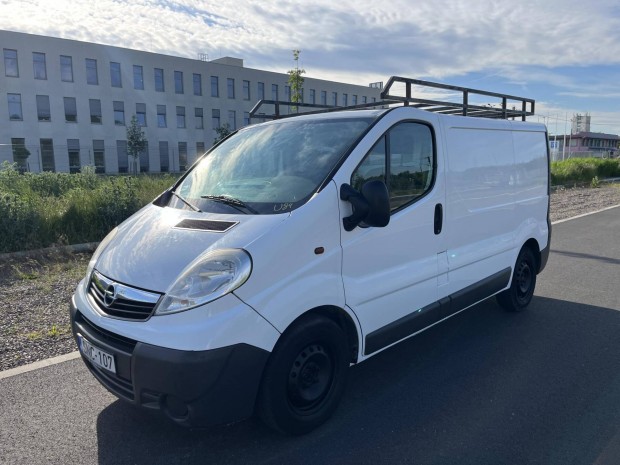 Opel Vivaro 2.5 CDTI L1H1 2.7t folyamatosan sze...
