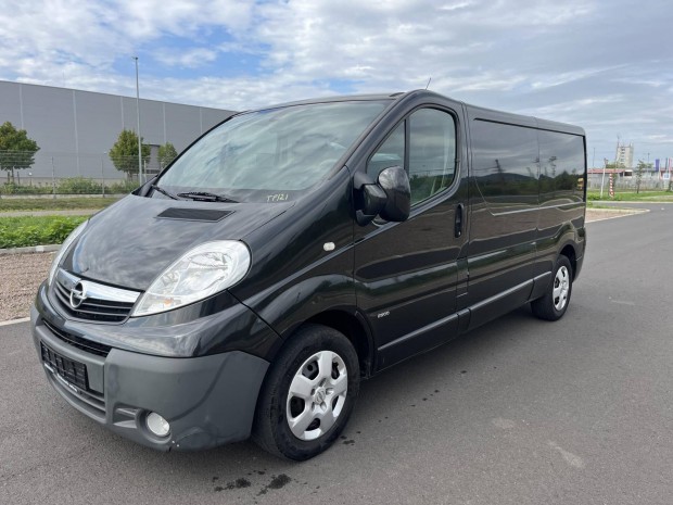 Opel Vivaro 2.5 CDTI L2H1 2.9t