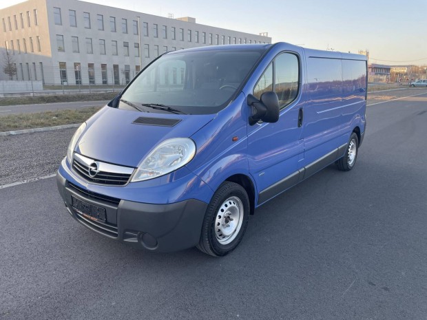 Opel Vivaro 2.5 CDTI L2H1 2.9t végig vezetett s...