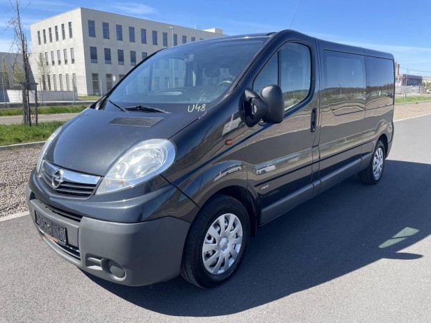 Opel Vivaro 2.5 CDTI L2H1 2.9t végig vezetett s...