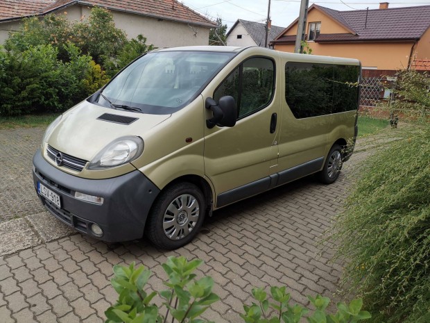 Opel Vivaro 2,5 DTI Tour L1H1 8 személyes , klíma , vonóhorog