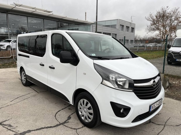 Opel Vivaro 9 szemlyes hossztott Magyar