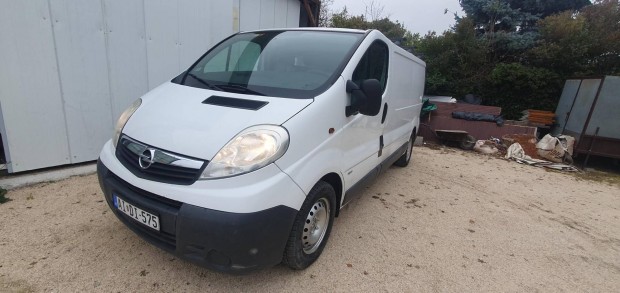 Opel Vivaro L2H1 2.5 cdti automata!