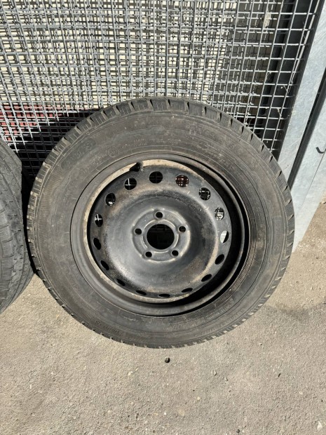 Opel Vivaro Nyri Gumi + Lemezfelni