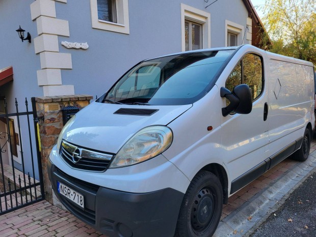 Opel Vivaro elad