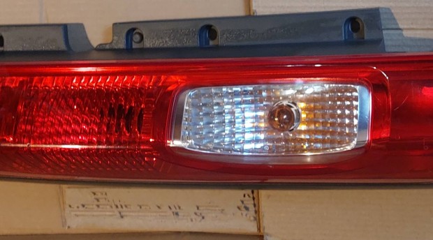 Opel Vivaro hátsó lámpa