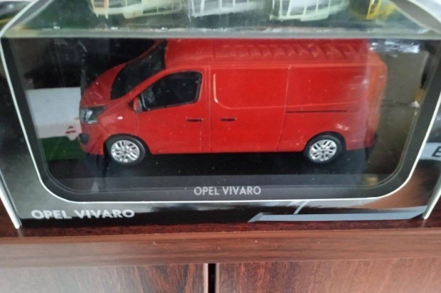 Opel Vivaro kisauto modell 1/43 Elad