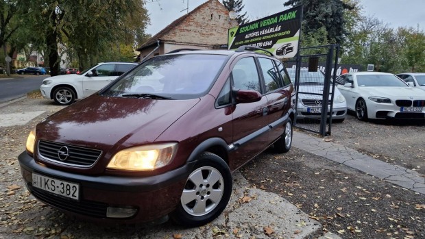 Opel Zafira 1.6 Elegance