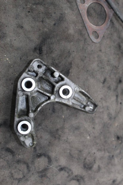 Opel Zafira 1.7 CDTI 2008-2011 motortartó bak 8980055390