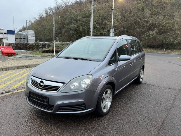 Opel Zafira 1.9 CDTI Essentia 7 Fs!!! Klms!!...