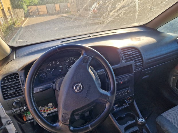 Opel Zafira A 2.0 DTI alkatrészek eladó