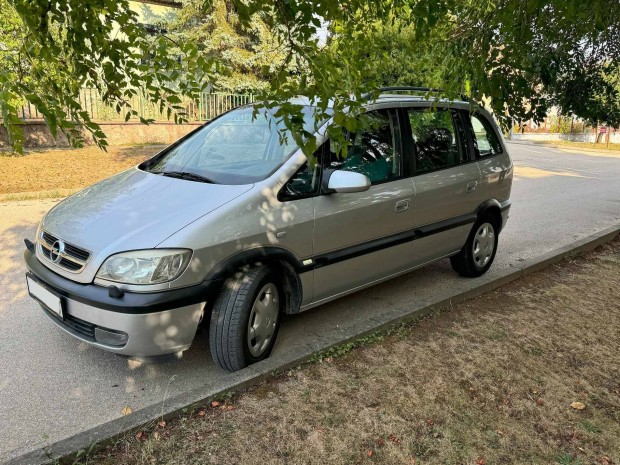 Opel Zafira A 2.2 (7 szemlyes)