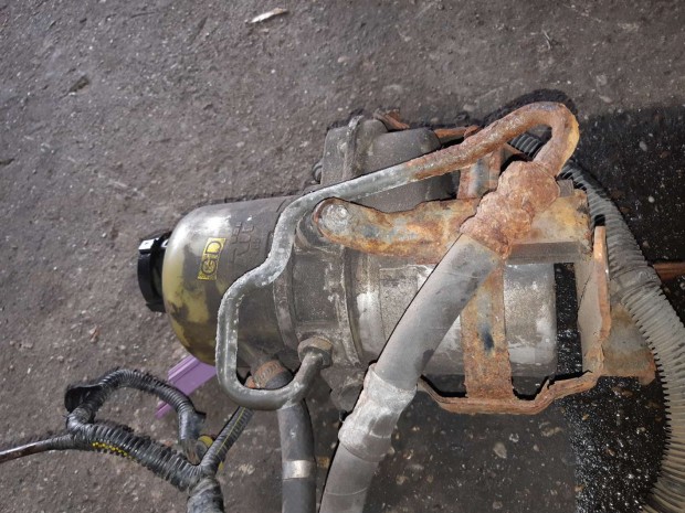 Opel Zafira A Korm�nyszerv� Szivatty� + Szerv� Tart�ly