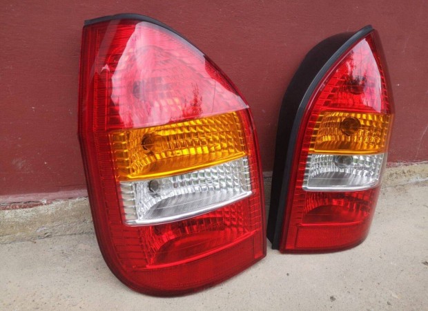 Opel Zafira A gyári hátsó lámpa pár