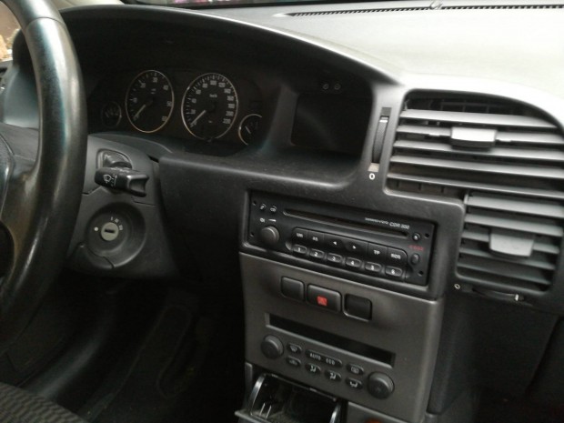 Opel Zafira A mszerfal burkolat 