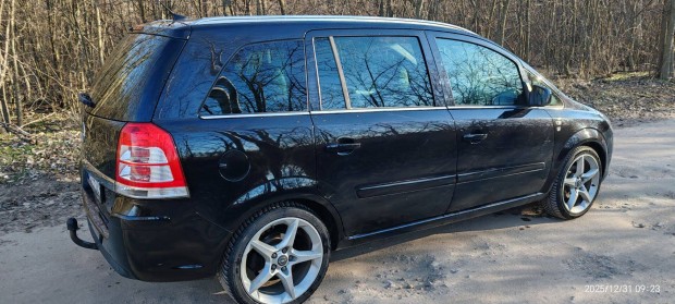 Opel Zafira B 111 Years Cosmo 1.8 benzin b�r bels�, levehet� von�horog