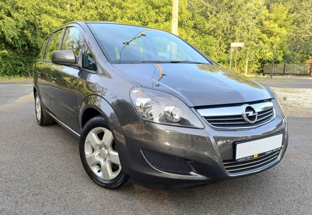 Opel Zafira B 1.6 Essentia 151e km. -- 1 Év GAR...