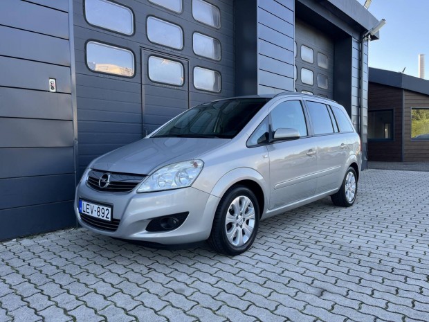 Opel Zafira B 1.7 CDTI Essentia Szervizknyv /...