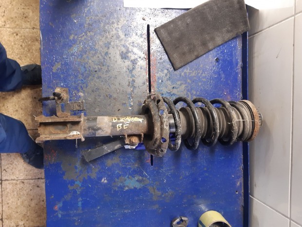 Opel Zafira B Bal Els� Leng�scsillap�t� + Rug�