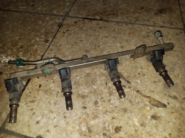 Opel Zafira B Injektor H�d