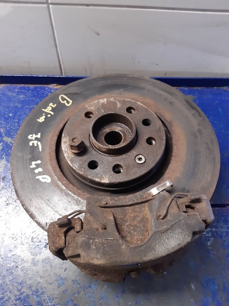 Opel Zafira B Jobb Els� Csonk�llv�ny Ker�kaggyal + F�knyereg + ABS